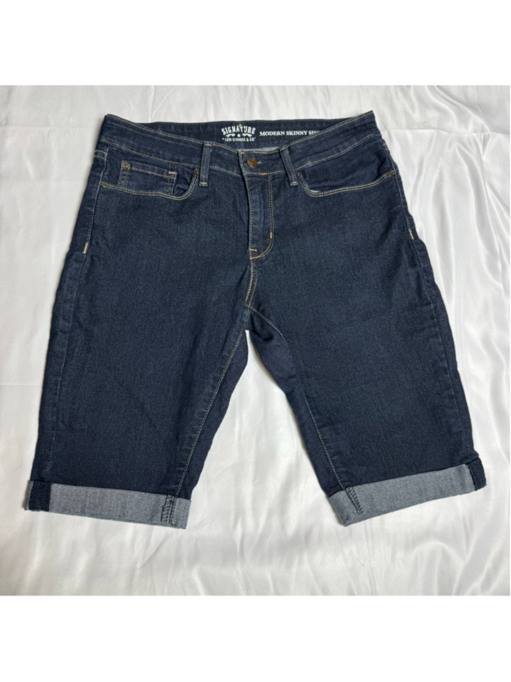 Women's Signature by Levi Strauss & Co. Jean Shorts Size 10 Dark Blue